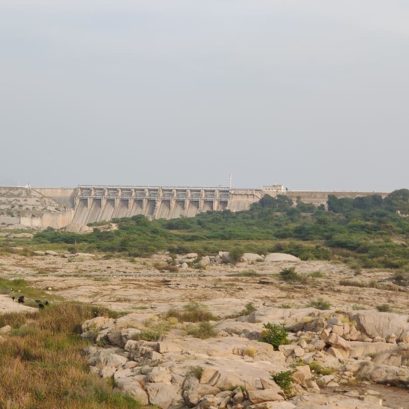 Dantiwada Dam on the West Banas river, north of Deesa