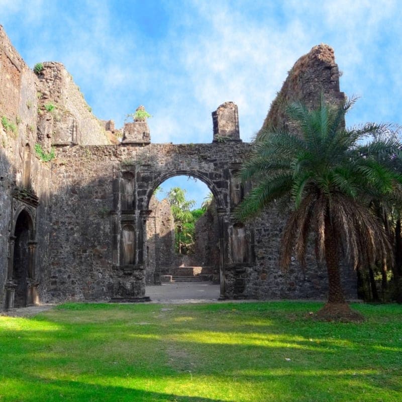 Vasai Fort ramparts by the Arabian Sea, Vasai